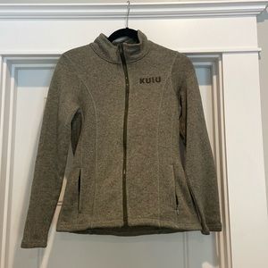 Never worn, women’s base camp sweater zip up
